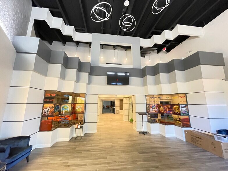 More Photos Of 920 SW 2nd Pl, Pompano Beach Showroom For Lease