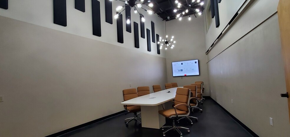 More Photos Of 1529 W North A St, Tampa Coworking Space