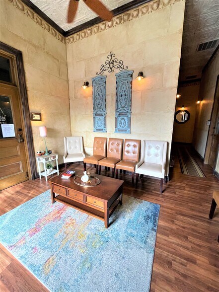 More Photos Of 101 S Fannin St, Rockwall Office For Lease