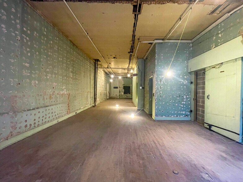 More Photos Of 1 N George St, York Bank For Lease