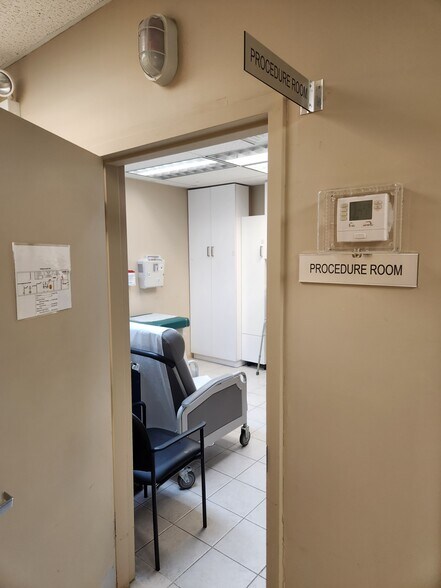 More Photos Of 2632 E 14th St, Brooklyn Medical For Sale