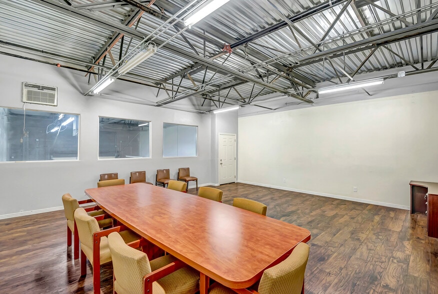 More Photos Of 4521 E Jensen St, Mesa Light Manufacturing For Lease