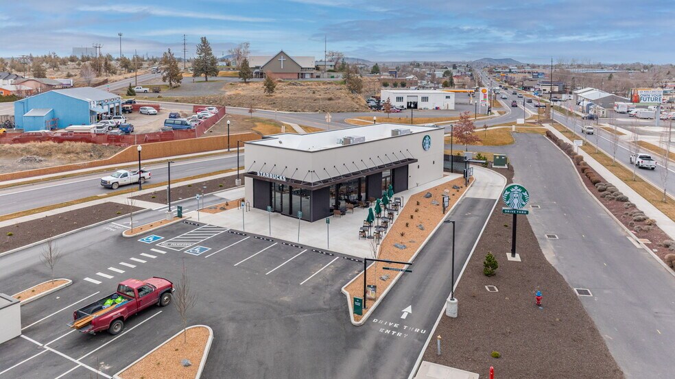 Primary Photo Of 874 Prince Pl, Madras Fast Food For Sale