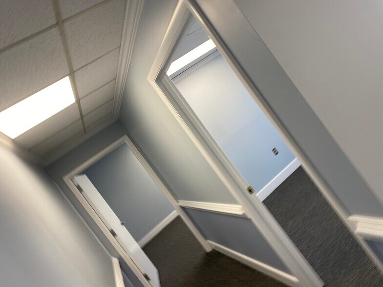 More Photos Of 610 Thimble Shoals Blvd, Newport News Unknown For Lease