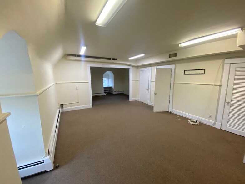 More Photos Of 6901 York Rd, Baltimore Unknown For Lease