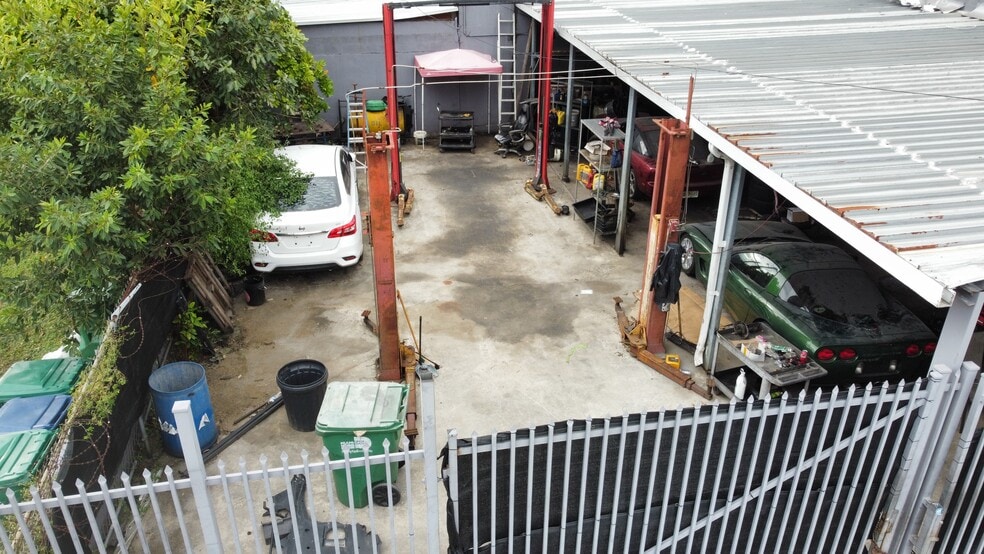 More Photos Of 3000 NW 79th St, Miami Auto Repair For Sale