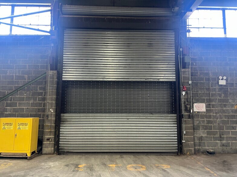 More Photos Of 550 Brush Ave NW, Bronx Warehouse For Lease