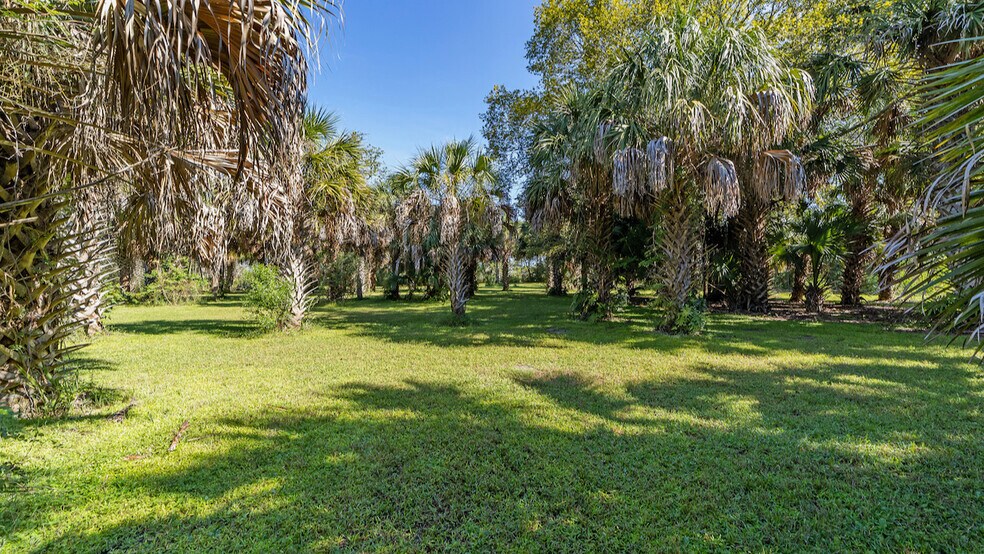 More Photos Of 6001 Bird Island Dr, Lady Lake Lodge Meeting Hall For Sale