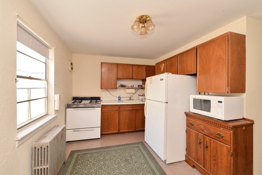 More Photos Of 20 Bryant Ave, Roslyn Storefront Retail Office For Sale