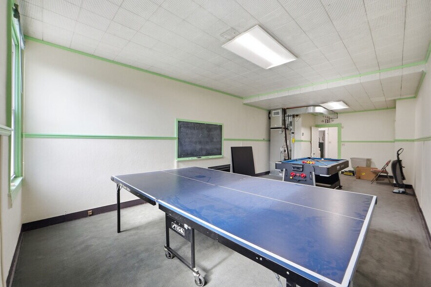 More Photos Of 401-407 N Patterson Park Ave, Baltimore Religious Facility For Sale