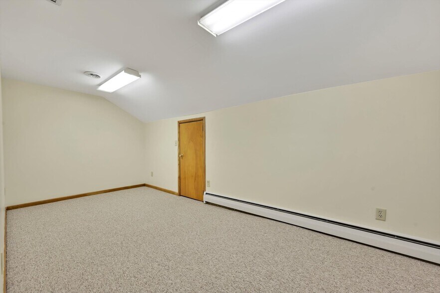 More Photos Of 780 Claremont Ave, Tamaqua Office For Sale