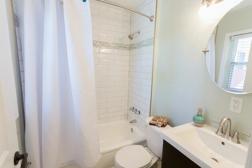 More Photos Of 1405 S Lorenzo Ave, Tampa Apartments For Sale