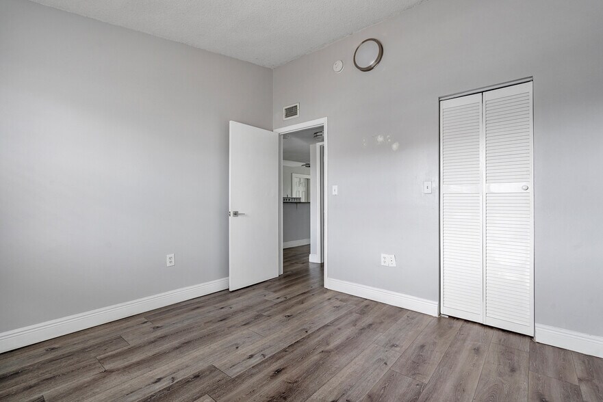 More Photos Of 700-728 SW 81st Ter, North Lauderdale Apartments For Sale