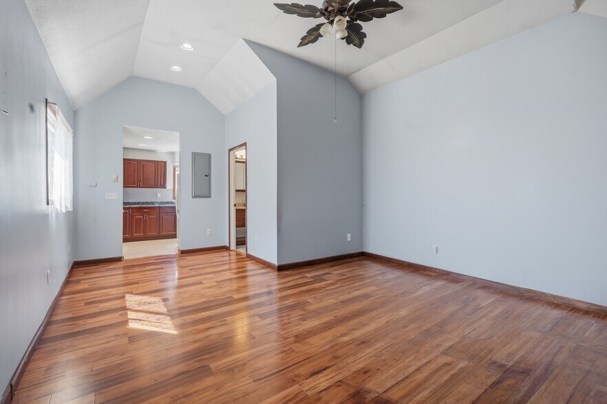 More Photos Of 316-318 Main St, Glenburn Apartments For Sale