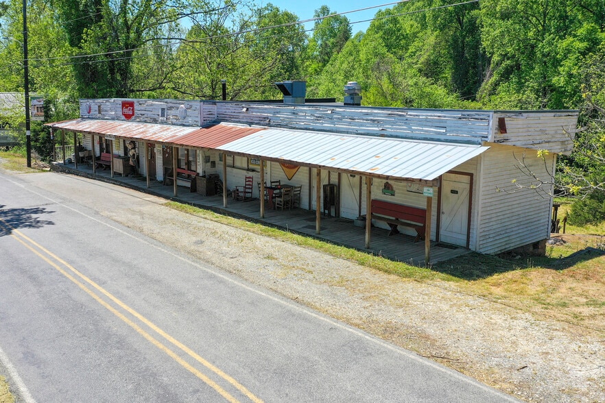 More Photos Of 5174 Rockford Rd, Dobson Freestanding For Sale