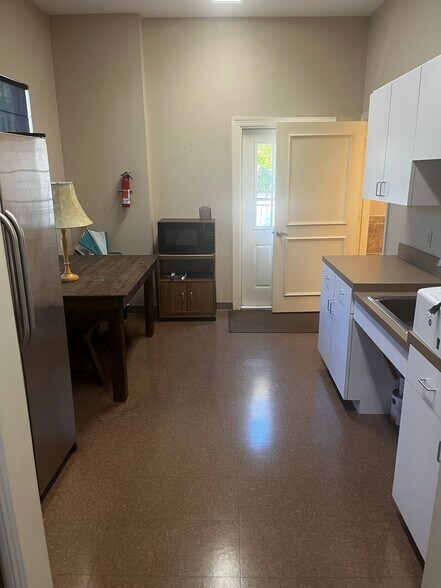 More Photos Of 305 W Spring Creek Pky, Plano Medical For Sale