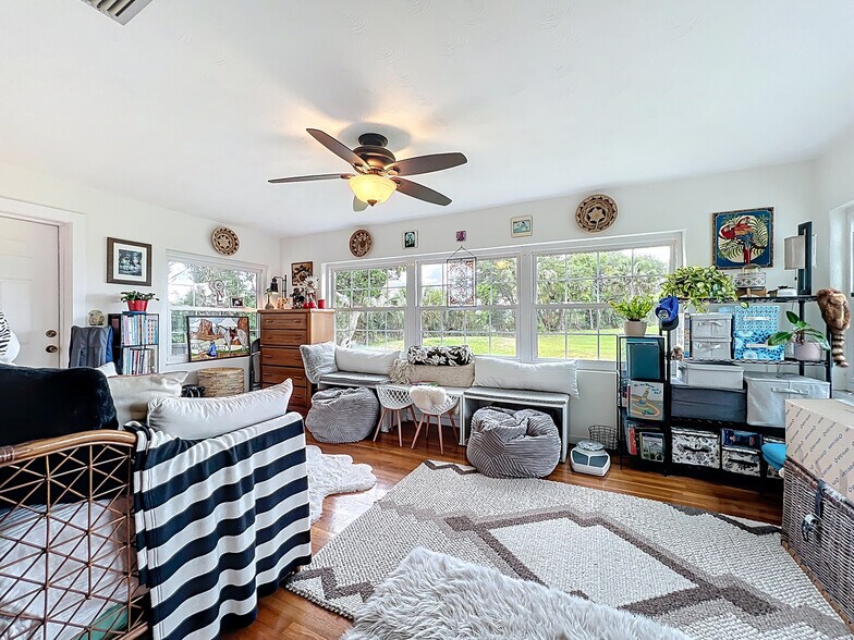 More Photos Of 7001 W Jones Ave, Mount Dora Airplane Hangar For Sale