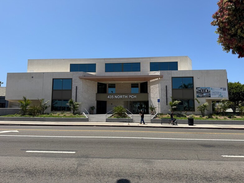 More Photos Of 435 N Pacific Coast Hwy, Redondo Beach Office For Lease