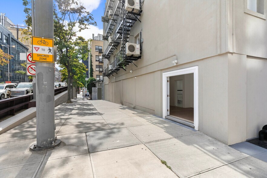 More Photos Of 318 E 62nd St, New York Apartments For Lease