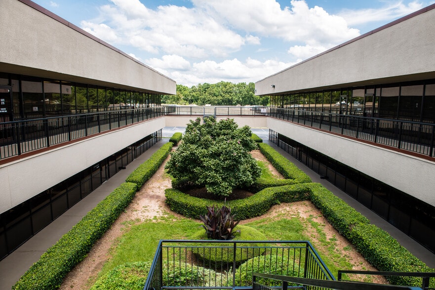 More Photos Of 7094 Peachtree Industrial Blvd, Peachtree Corners Office For Lease