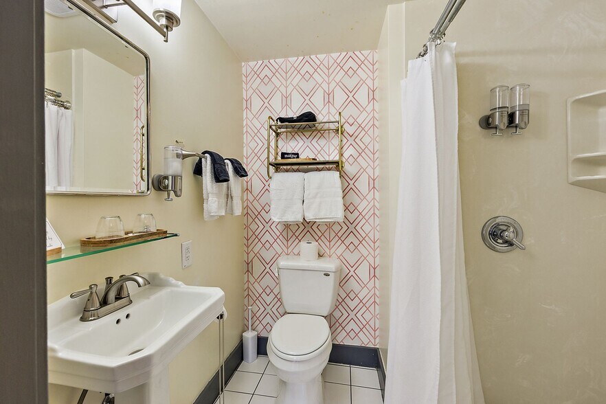 More Photos Of 455 N Oregon St, Jacksonville Hospitality For Sale