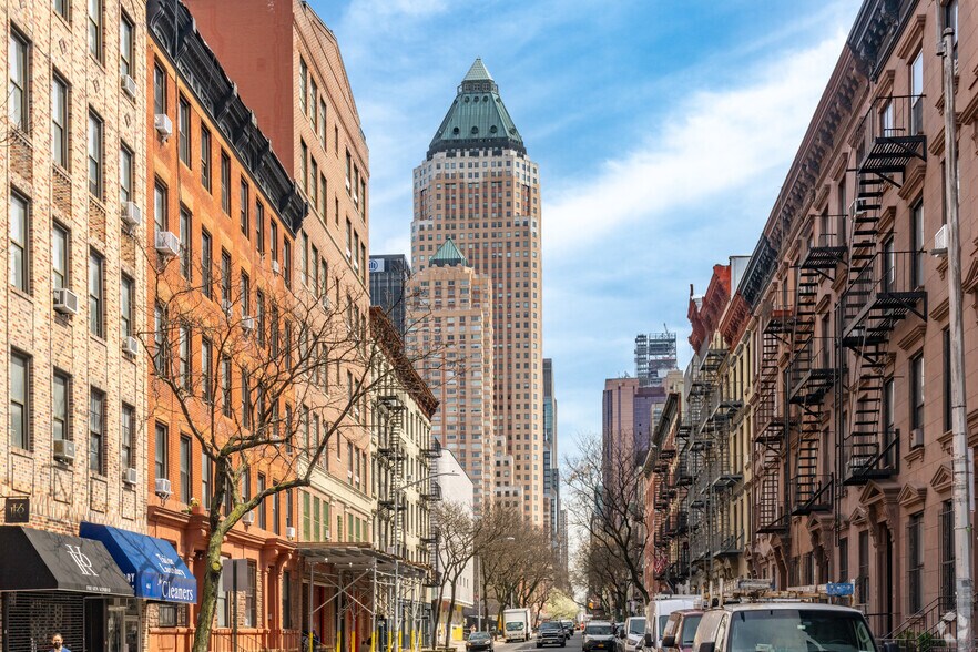 More Photos Of 825 Eighth Ave, New York Office For Lease