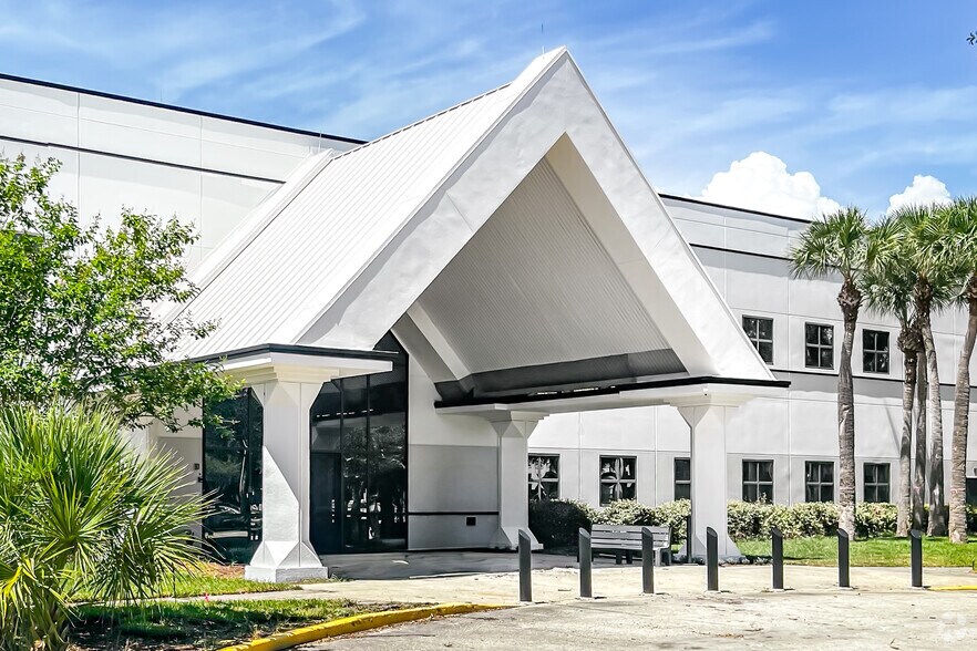 More Photos Of 5225 Tech Data Dr, Clearwater Coworking Space