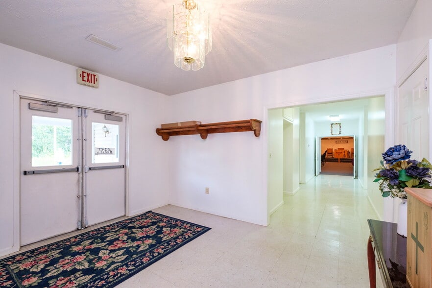 More Photos Of 5700 Edinburg Gap Rd, Fort Valley Religious Facility For Sale