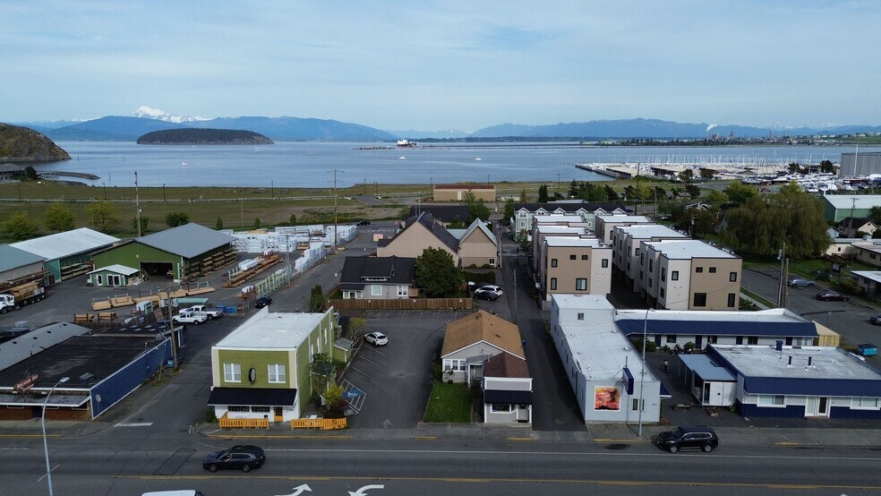 More Photos Of 2001-2011 Commercial Ave, Anacortes Storefront Retail Office For Sale