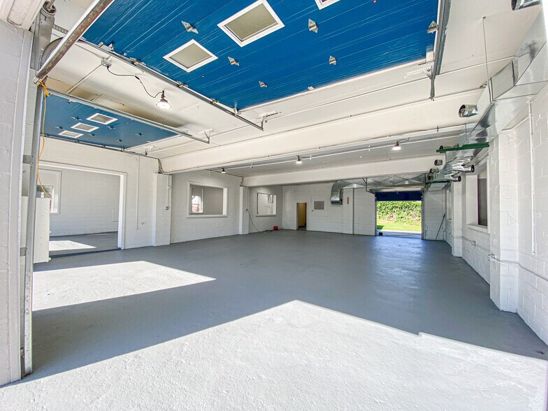 More Photos Of 15 Georgetown Rd, Wrightstown Service For Lease