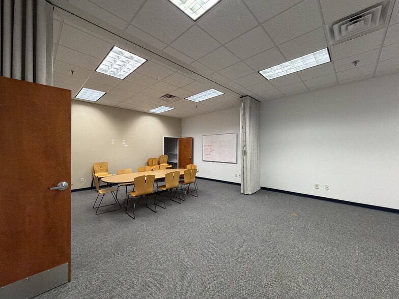 More Photos Of 7310 Northlake Dr, Columbus Office For Lease