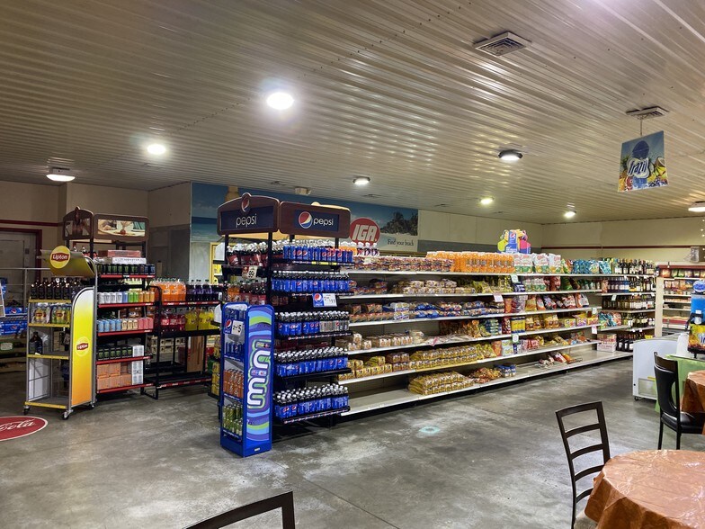 More Photos Of 139 W Craig St, Craigsville Supermarket For Sale