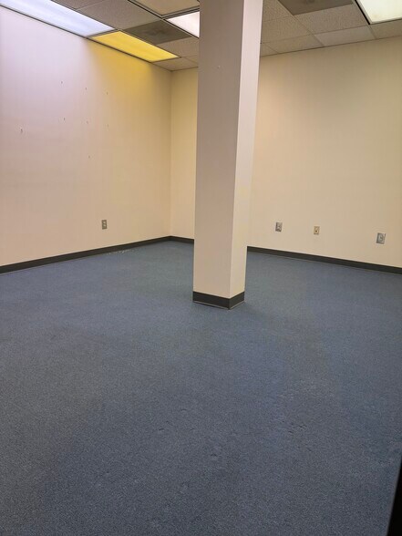 More Photos Of 4875 Riverside Dr, Macon-Bibb Office For Lease