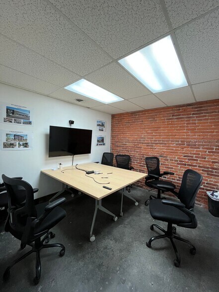 More Photos Of 164 NW Greenwood Ave, Bend Office For Lease