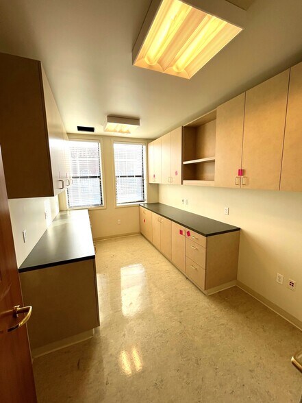 More Photos Of 1809 Irving St, San Francisco Bank For Lease