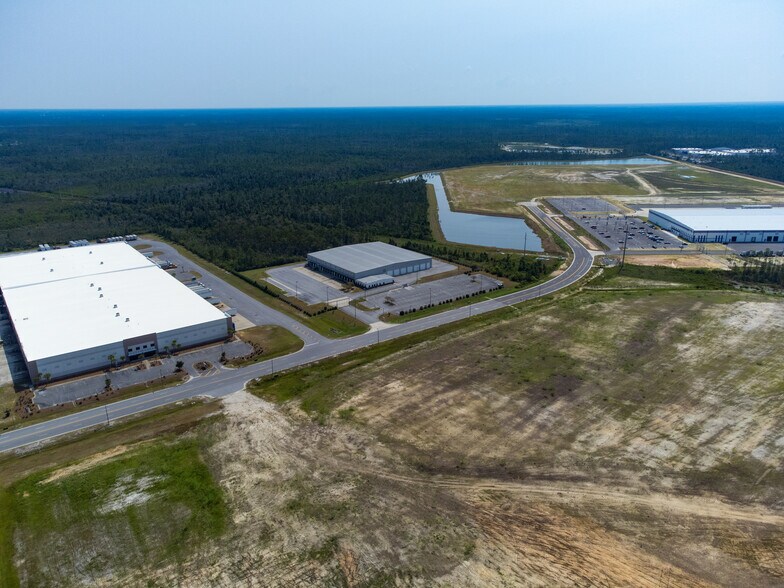 More Photos Of 7801 Commerce Blvd, Panama City Distribution For Sale