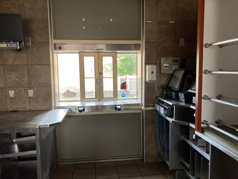 More Photos Of 772 W Bay St, East Tawas Restaurant For Sale