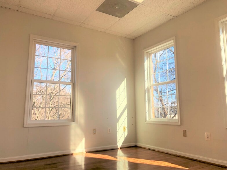 More Photos Of 10260-10268 Baltimore National Pike, Ellicott City Office For Lease