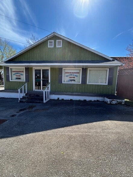 Primary Photo Of 503 N Petway St, Franklin Office For Sale