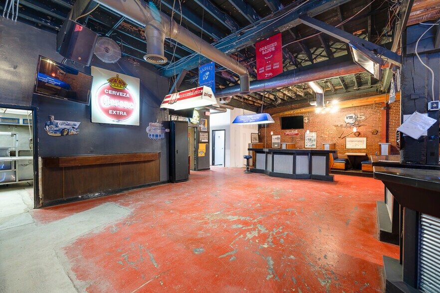 More Photos Of 117 N Mosley St, Wichita Bar For Sale