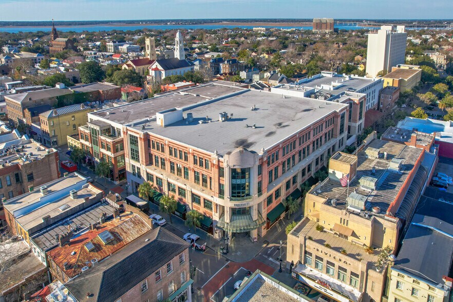 More Photos Of 211 King St, Charleston Office For Lease