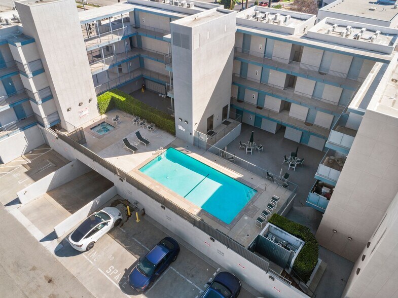 More Photos Of 1299 E Green St, Pasadena Apartments For Sale