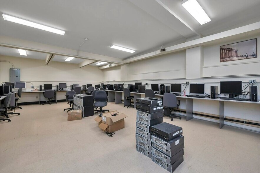 More Photos Of 10831 124th St NW, Edmonton Religious Facility For Sale