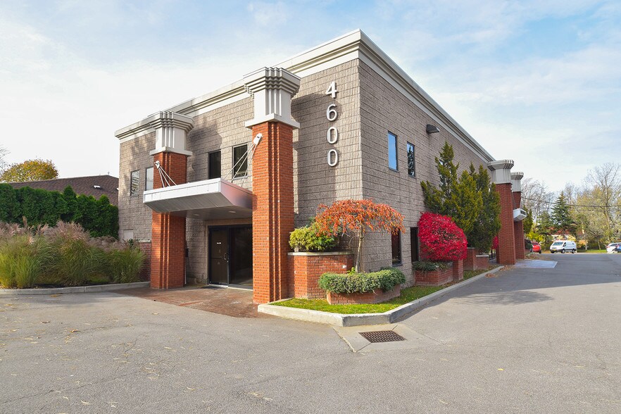 Primary Photo Of 4600 Main St, Williamsville Medical For Lease