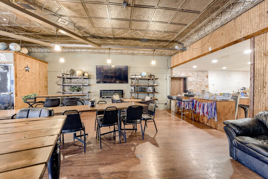 More Photos Of 644 Main St, North Bend Restaurant For Sale