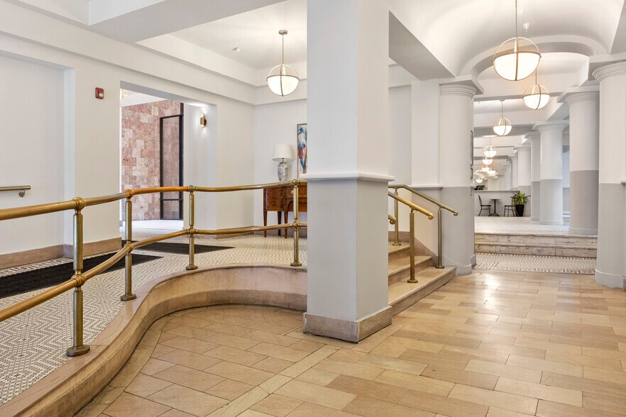 More Photos Of 76 N Pearl St, Albany Apartments For Lease