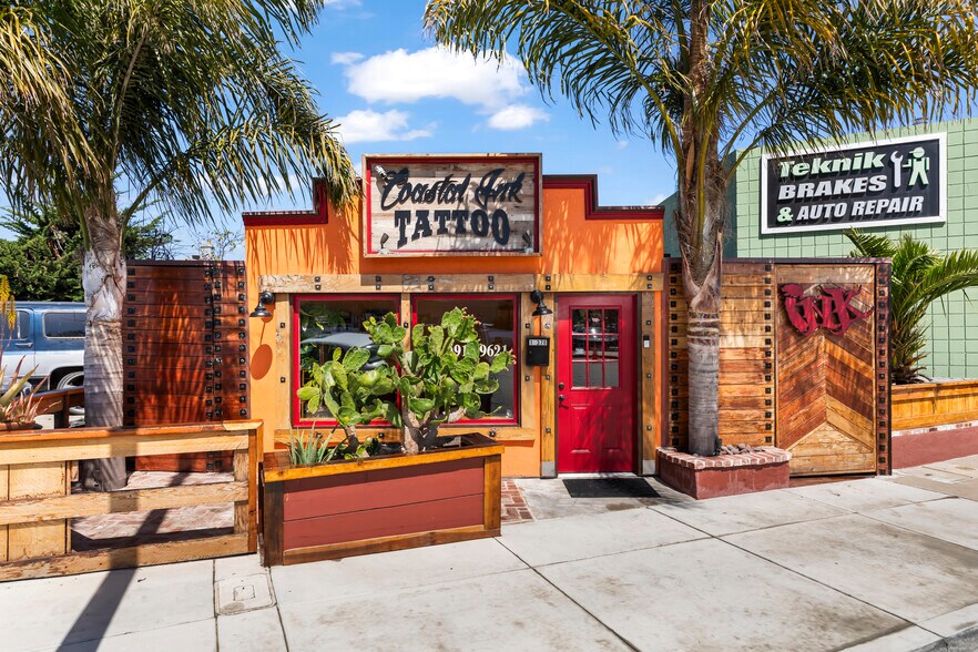 More Photos Of 1637 Del Monte Blvd, Seaside Storefront For Sale