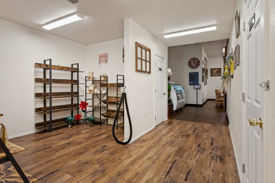 More Photos Of 545 S Main St, Camp Verde Storefront For Sale