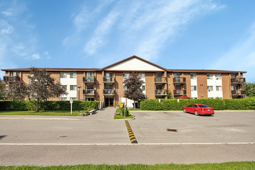 More Photos Of 4 Robert St, Arnprior Apartments For Sale