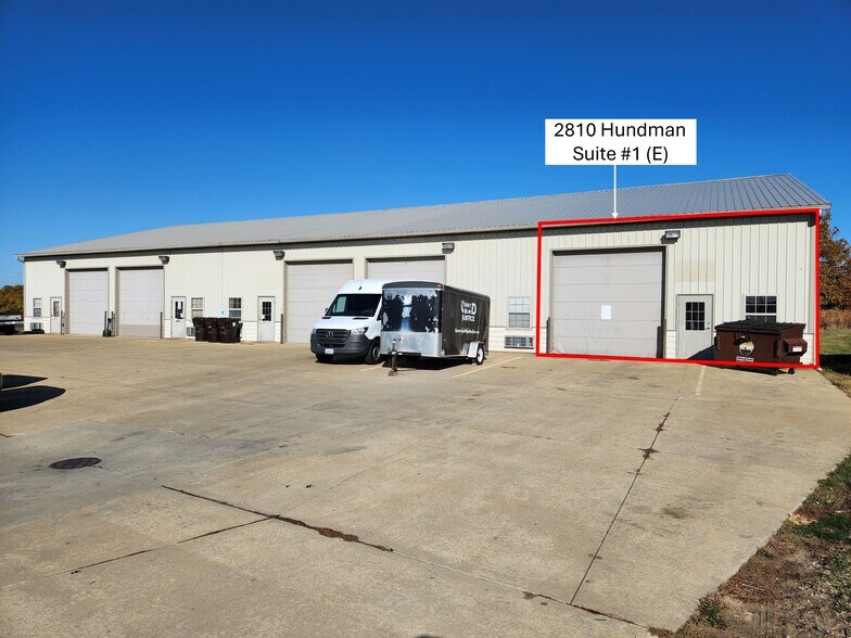 More Photos Of 2810 Hundman Dr, Champaign Flex For Lease